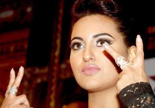 5 tips to keep nails stronger see pics - India TV 5 tips to keep nails stronger see pics - India TV