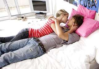 disturbed teenagers have sex earlier study -... disturbed teenagers have sex earlier study -...