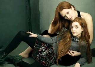 julianne moore s daughter gives her fashion tips... julianne moore s daughter gives her fashion tips...