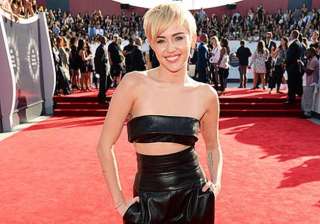 miley cyrus shares her worst make up nightmare -... miley cyrus shares her worst make up nightmare -...