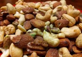 a handful of tree nuts daily keep you super... a handful of tree nuts daily keep you super...
