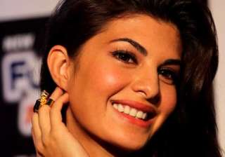 jacqueline fernandez loves pedicure on the go -... jacqueline fernandez loves pedicure on the go -...