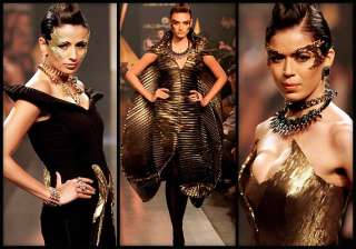 lakme fashion week 2014 gaurav gupta makes mystic... lakme fashion week 2014 gaurav gupta makes mystic...