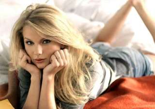 now swift gets beauty career tips from roberts -... now swift gets beauty career tips from roberts -...