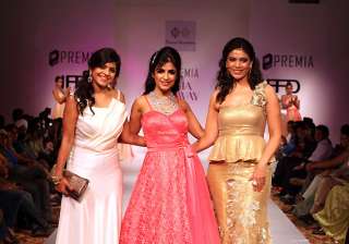 shibani kashyap walks the ramp at india runway... shibani kashyap walks the ramp at india runway...