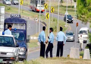 pakistan gun toting man arrested alive after six... pakistan gun toting man arrested alive after six...