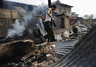 buddhists in myanmar torch muslim homes and shops... buddhists in myanmar torch muslim homes and shops...