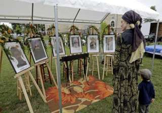 candlelight vigil honors wisconsin sikh victims -... candlelight vigil honors wisconsin sikh victims -...