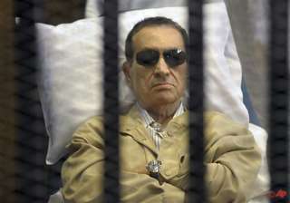 doctors administer oxygen to mubarak overnight -... doctors administer oxygen to mubarak overnight -...