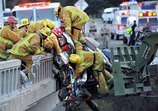 dramatic rescue of mother daughters after bmw... dramatic rescue of mother daughters after bmw...
