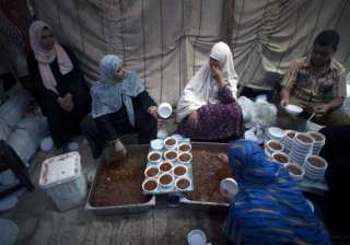 egyptian troops move against pro morsy sit in -... egyptian troops move against pro morsy sit in -...