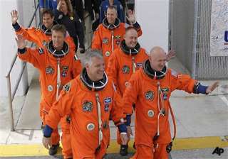 endeavour astronauts make history above earth -... endeavour astronauts make history above earth -...