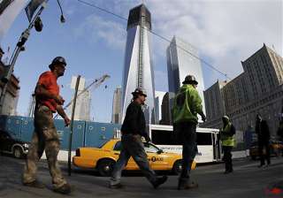 final steel beam lifted at 4 world trade center -... final steel beam lifted at 4 world trade center -...