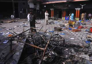 hindu temple desecrated set on fire in pakistan -... hindu temple desecrated set on fire in pakistan -...