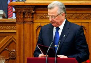 hungarian president resigns over plagiarism... hungarian president resigns over plagiarism...
