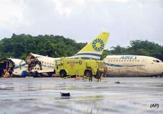 miracle as lightning splits boeing into 3 parts 1... miracle as lightning splits boeing into 3 parts 1...