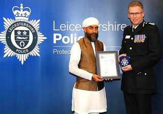 uk police honour indian who saved sikh religious... uk police honour indian who saved sikh religious...