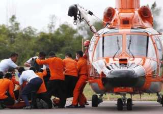 searchers return to retrieve bodies plane... searchers return to retrieve bodies plane...
