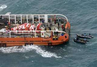 divers retrieve airasia jet s black box recorders... divers retrieve airasia jet s black box recorders...