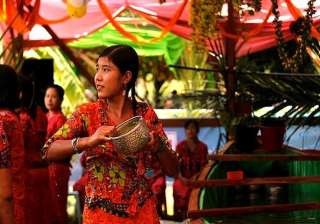 myanmar bans alcohol sale during water festival -... myanmar bans alcohol sale during water festival -...