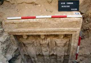 unknown egyptian queen s tomb discovered - India... unknown egyptian queen s tomb discovered - India...