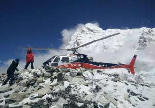nepaldevastated around 200 rescued from mount... nepaldevastated around 200 rescued from mount...