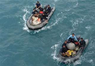 officials insist airasia operation to continue -... officials insist airasia operation to continue -...