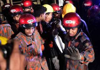 fire at bangladesh plastics factory kills at... fire at bangladesh plastics factory kills at...