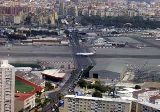 world s 10 most dangerous airports - India TV world s 10 most dangerous airports - India TV