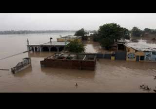 fresh showers worsen flood conditions 1700 dead... fresh showers worsen flood conditions 1700 dead...