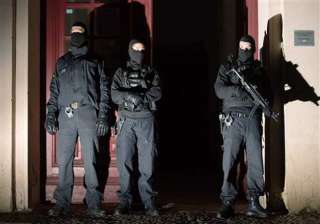 2 arrested in berlin on suspicion of supporting... 2 arrested in berlin on suspicion of supporting...