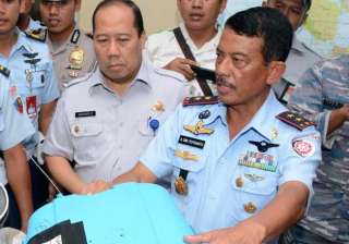 indonesian military chief supervises airasia... indonesian military chief supervises airasia...