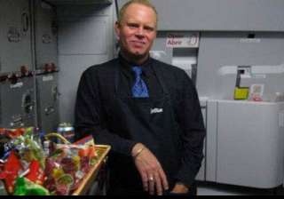 jetblue attendant becomes media star gets massive... jetblue attendant becomes media star gets massive...