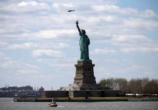 statue of liberty evacuated after bomb threat -... statue of liberty evacuated after bomb threat -...