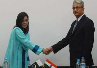 india and pakistan hold siachen glacier talks -... india and pakistan hold siachen glacier talks -...