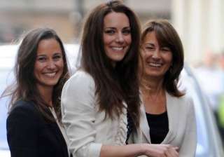 kate spends night in london hotel with sister... kate spends night in london hotel with sister...