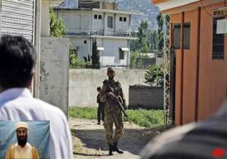 laden blew himself up before he was shot says pak... laden blew himself up before he was shot says pak...