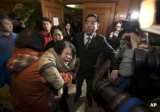 malaysia airlines to take families to recovery... malaysia airlines to take families to recovery...