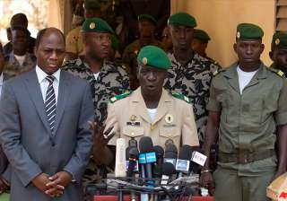 mali coup leader reinstates old constitution -... mali coup leader reinstates old constitution -...
