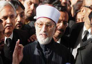 pak cleric tahir ul qadri s flight diverted to... pak cleric tahir ul qadri s flight diverted to...