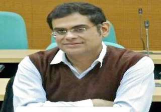 pakistani journalist raza rumi attacked in lahore... pakistani journalist raza rumi attacked in lahore...