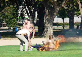 police man who set himself ablaze on mall dies -... police man who set himself ablaze on mall dies -...