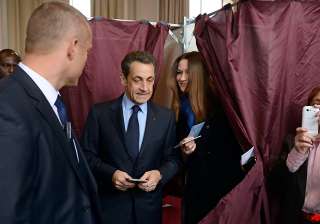 polls open in france for presidential election -... polls open in france for presidential election -...