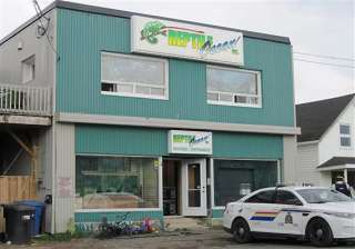 python escapes from pet store strangles two boys... python escapes from pet store strangles two boys...