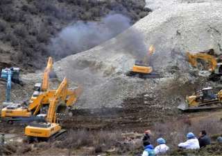 three buried in china landslide - India TV three buried in china landslide - India TV