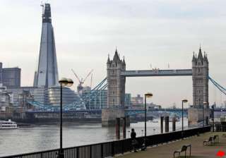 uk s tallest building adds drama to london s sky... uk s tallest building adds drama to london s sky...