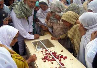 victims of pak air crash buried - India TV victims of pak air crash buried - India TV
