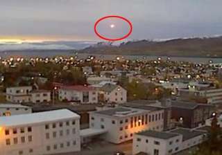 watch video super bright ufo crashes over iceland... watch video super bright ufo crashes over iceland...