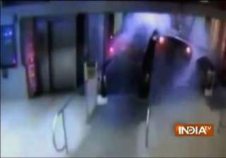 watch video of commuter train crashing onto... watch video of commuter train crashing onto...