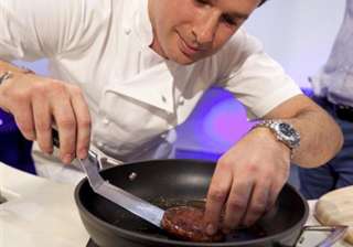world s first test tube burger cooked and eaten... world s first test tube burger cooked and eaten...